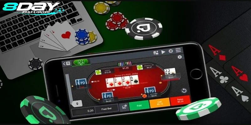 Xem cách chơi của đối thủ để đánh bài Poker 8day thắng lớn